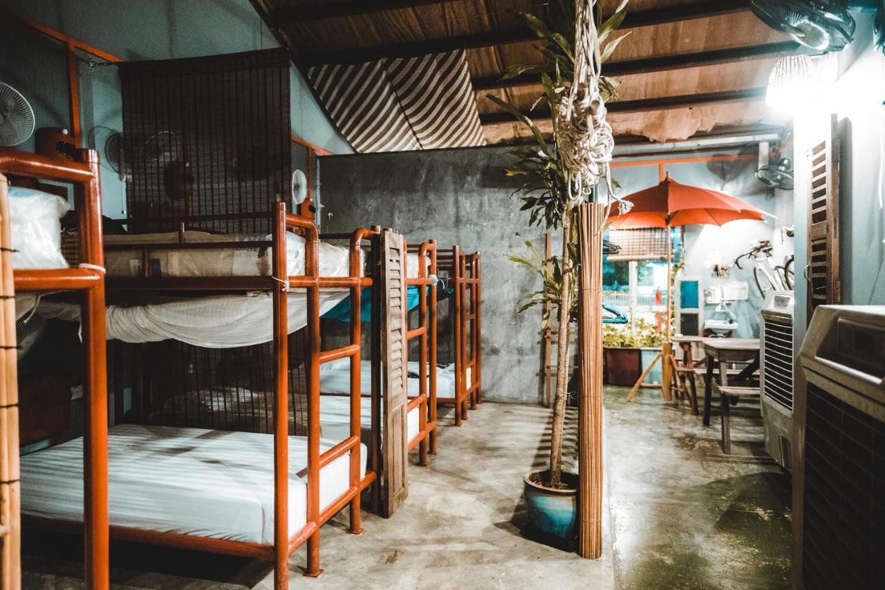 Motodorm Langkawi Hostel กัวห์ ภายนอก รูปภาพ