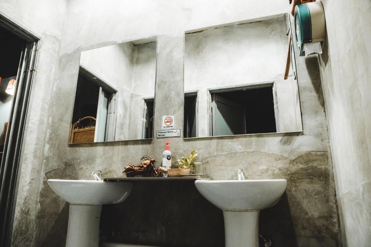 Motodorm Langkawi Hostel กัวห์ ภายนอก รูปภาพ