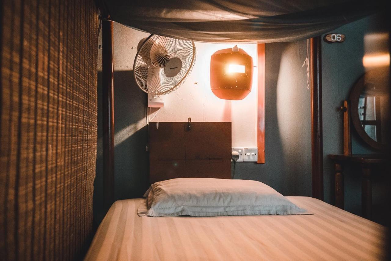 Motodorm Langkawi Hostel กัวห์ ภายนอก รูปภาพ