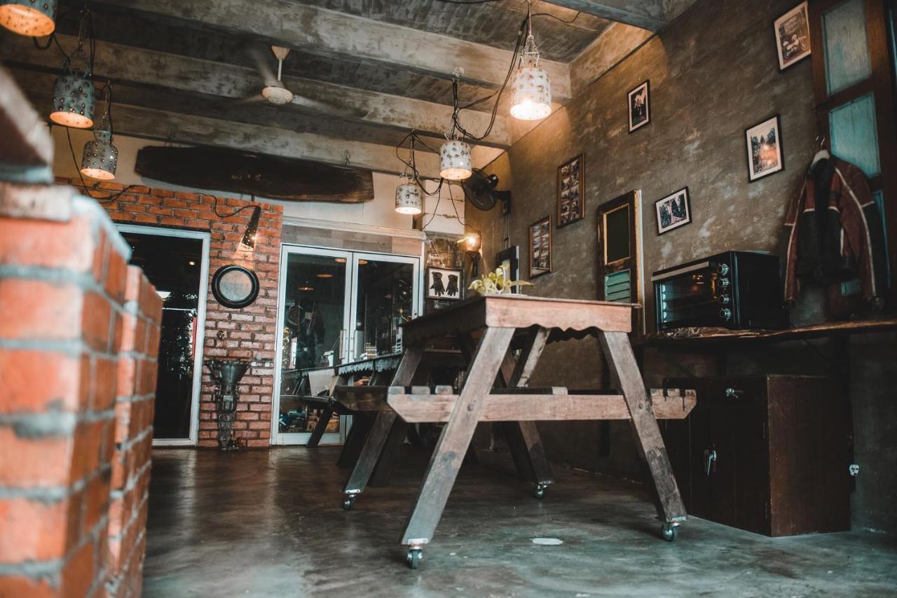 Motodorm Langkawi Hostel กัวห์ ภายนอก รูปภาพ