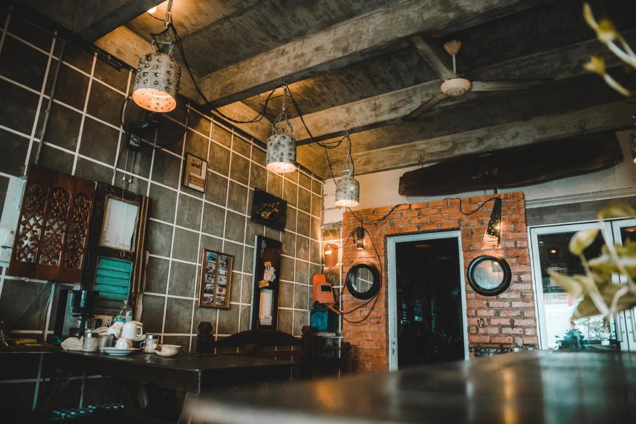 Motodorm Langkawi Hostel กัวห์ ภายนอก รูปภาพ